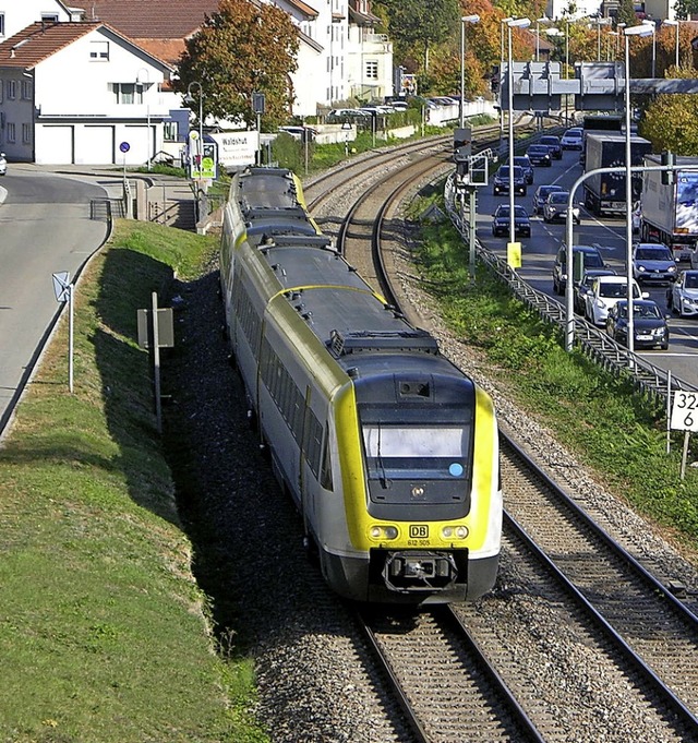 Noch verkehren die Zge der Hochrheinbahn dieselbetrieben.    | Foto: Maximilian halter