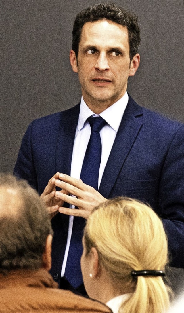 Auf Einladung des CFA und der CDU refe...schen Staatsprsident Emmanuel Macron.  | Foto: Gabriele Zahn