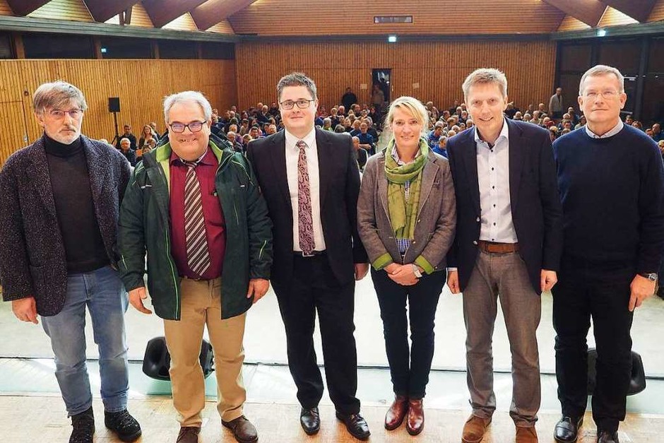 BZ-Redakteur Ralf Morys, Kandidat Manfred Haas, Kandidat Mark Leimgruber, Kandidatin Tanja Steinebrunner, Kandidat Johannes Albrecht und Peter Stellmach, Leiter der BZ-Lokalredaktion in Neustadt (von links). (Foto: Susanne Gilg) BZ-Redakteur Ralf Morys, Kandidat Manfred Haas, Kandidat Mark Leimgruber, Kandidatin Tanja Steinebrunner, Kandidat Johannes Albrecht und Peter Stellmach, Leiter der BZ-Lokalredaktion in Neustadt (von links). (Foto: Susanne Gilg)