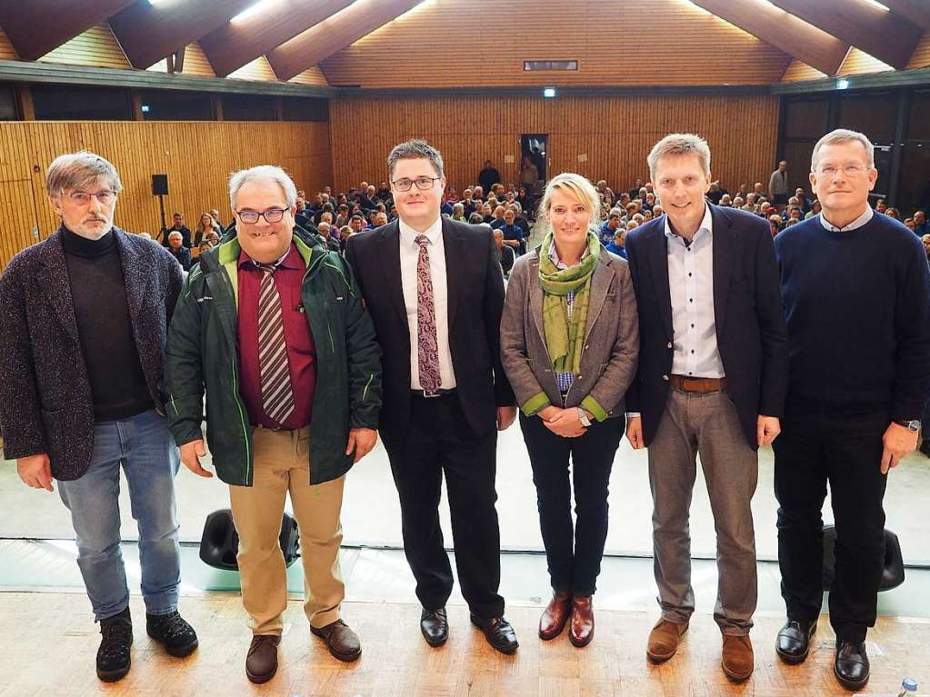 BZ-Redakteur Ralf Morys, Kandidat Manfred Haas, Kandidat Mark Leimgruber, Kandidatin Tanja Steinebrunner, Kandidat Johannes Albrecht und Peter Stellmach, Leiter der BZ-Lokalredaktion in Neustadt (von links).