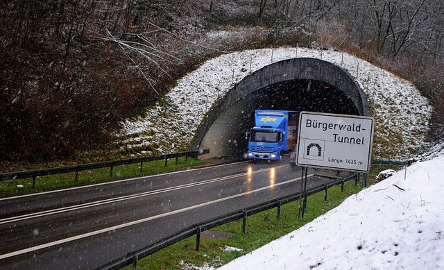 Der Brgerwaldtunnel bei Tiengen muss ...bekommt er zustzliche Fluchtstollen.   | Foto: Juliane Schlichter