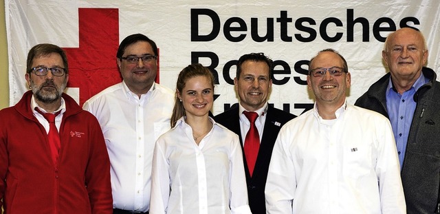 Stefan Pfister zeichnete Thomas Ambs, ...angjährige aktive Mitgliedschaft aus. | Foto: Gabriele Zahn Stefan Pfister zeichnete Thomas Ambs, ...angjährige aktive Mitgliedschaft aus. | Foto: Gabriele Zahn