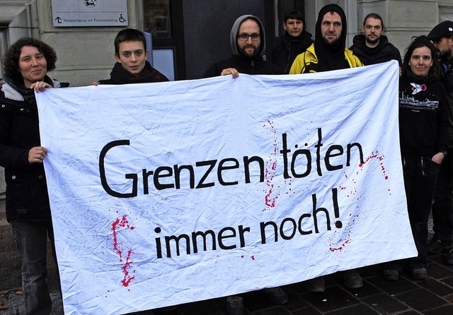 Vor dem Amtsgericht demonstrierten Akt...on von April 2016 auf der Autobahn A5.  | Foto: Thomas Loisl Mink