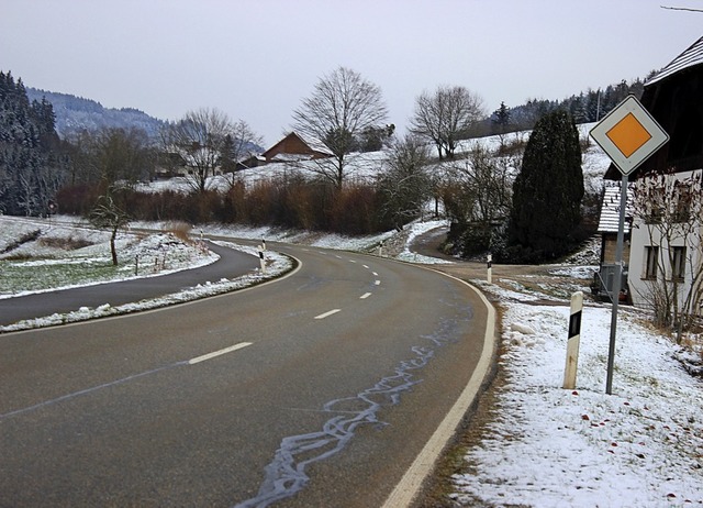 Vorfahrt fr Biederbach &#8211; und wo...al-Gemeinde? (Bild: Unterbiederbach).   | Foto: Bernd Fackler