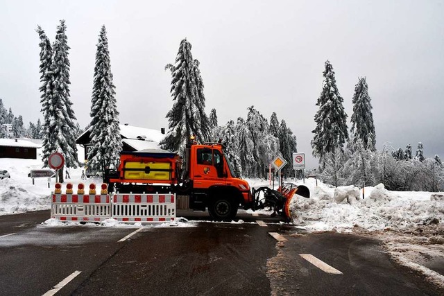 Zwischen Mummelsee und Unterstmatt ist...warzwaldhochstrae weiterhin gesperrt.  | Foto: Margull