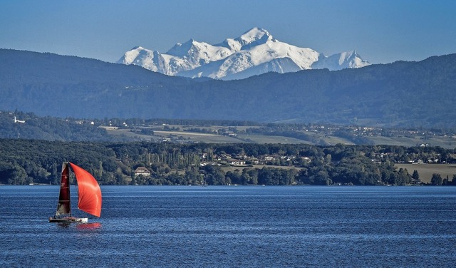 Mit Blick auf den Mont Blanc: Der Genf... Akteure der Hochsee-Schifffahrt  an.   | Foto: AFP