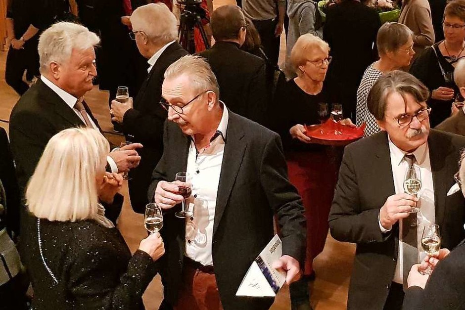 Reden und Gespräche bestimmten das Programm des Neujahrsempfangs in der Emmendinger Steinhalle., (Foto: Gerhard Walser) Reden und Gespräche bestimmten das Programm des Neujahrsempfangs in der Emmendinger Steinhalle., (Foto: Gerhard Walser)
