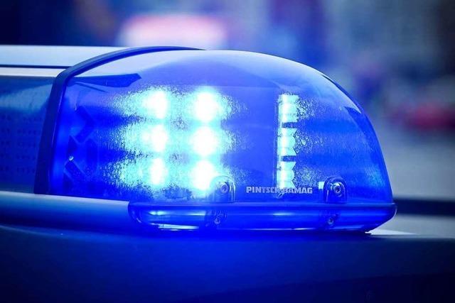 Radfahrer stürzt auf Kreisstraße bei Fischingen und muss ins Krankenhaus