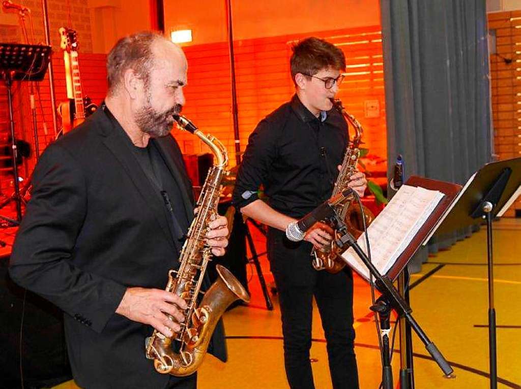 Festlich prsentierten sich die Gste und das Ambiente beim Neujahrsball in Wallbach.