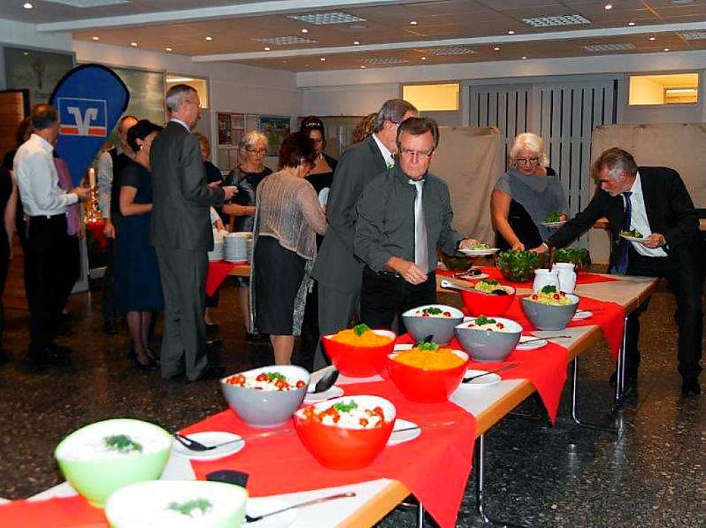 Festlich prsentierten sich die Gste und das Ambiente beim Neujahrsball in Wallbach.