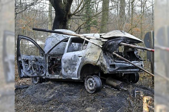 Geklautes Auto in Flammen