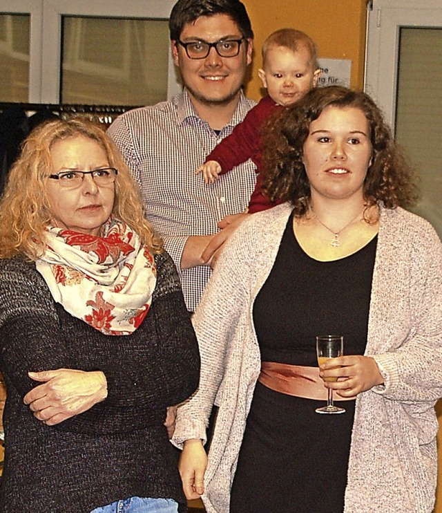 Die Neubrger Karin Zhner (von links)... Zipporah wurden willkommen geheien.   | Foto: Petra Wunderle