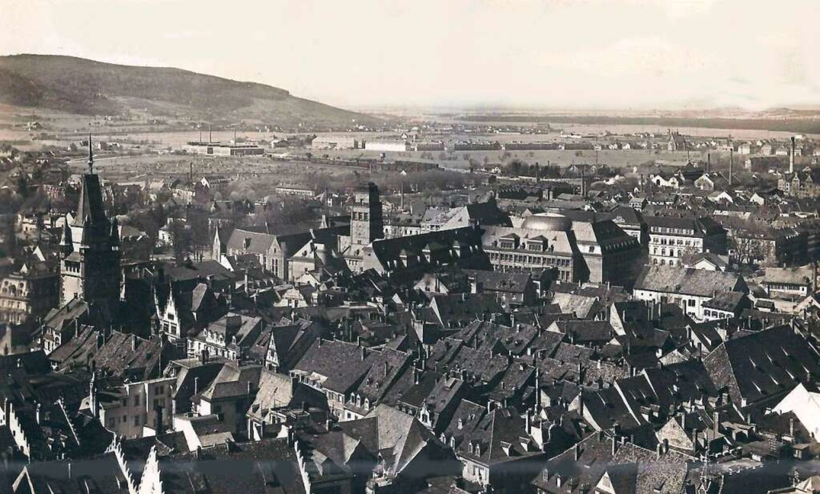 Auf der Postkarte von 1930 ist jenseit...e (mit dem Uni-Turm in der Bildmitte).  | Foto: Archiv Hans Sigmund