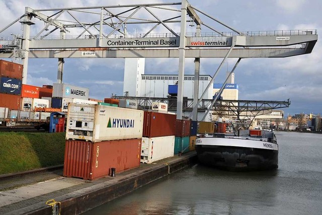 De Rheinschiffe knnen wieder krftig beladen werden (Symbolfoto).  | Foto: Daniel Gramespacher