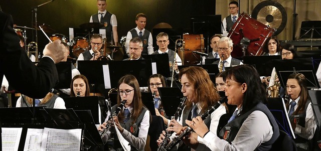 Die 70 Musikerinnen und Musiker bewiesen viel Fingerspitzengefhl.   | Foto: Wolfgang Knstle
