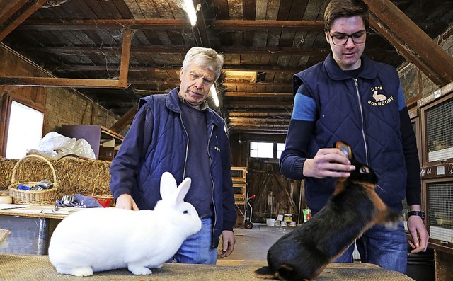 Das ist die Siegerhsin der Weien Wie...Kaninchen schwarz Landesjugendmeister.  | Foto: Martha Weishaar