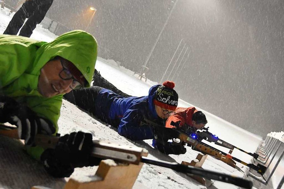 Biathlon wie die Profis – BZ-Leser konnten den Sport einmal selbst ausprobieren. (Foto: Sophia Hesser) Biathlon wie die Profis – BZ-Leser konnten den Sport einmal selbst ausprobieren. (Foto: Sophia Hesser)