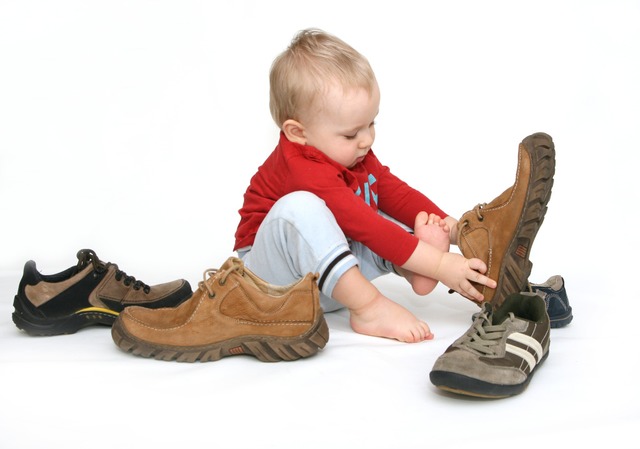 Seine Schuhe hatte sich der Dreijhrig...ergarten nicht angezogen. (Symbolbild)  | Foto: Joanna Zielinska - stock.adobe.com