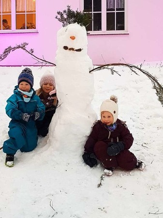 Lange Arme hat dieser Schneemann in St. Mrgen