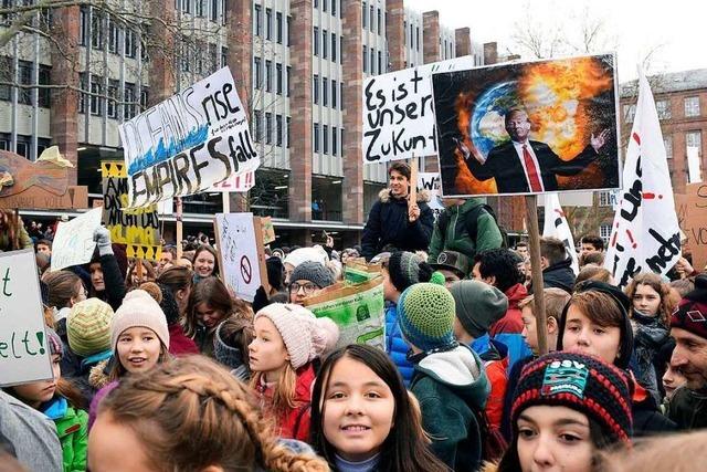 Fotos: Schlerinnen und Schler gehen in Freiburg fr mehr Klimaschutz auf die Strae