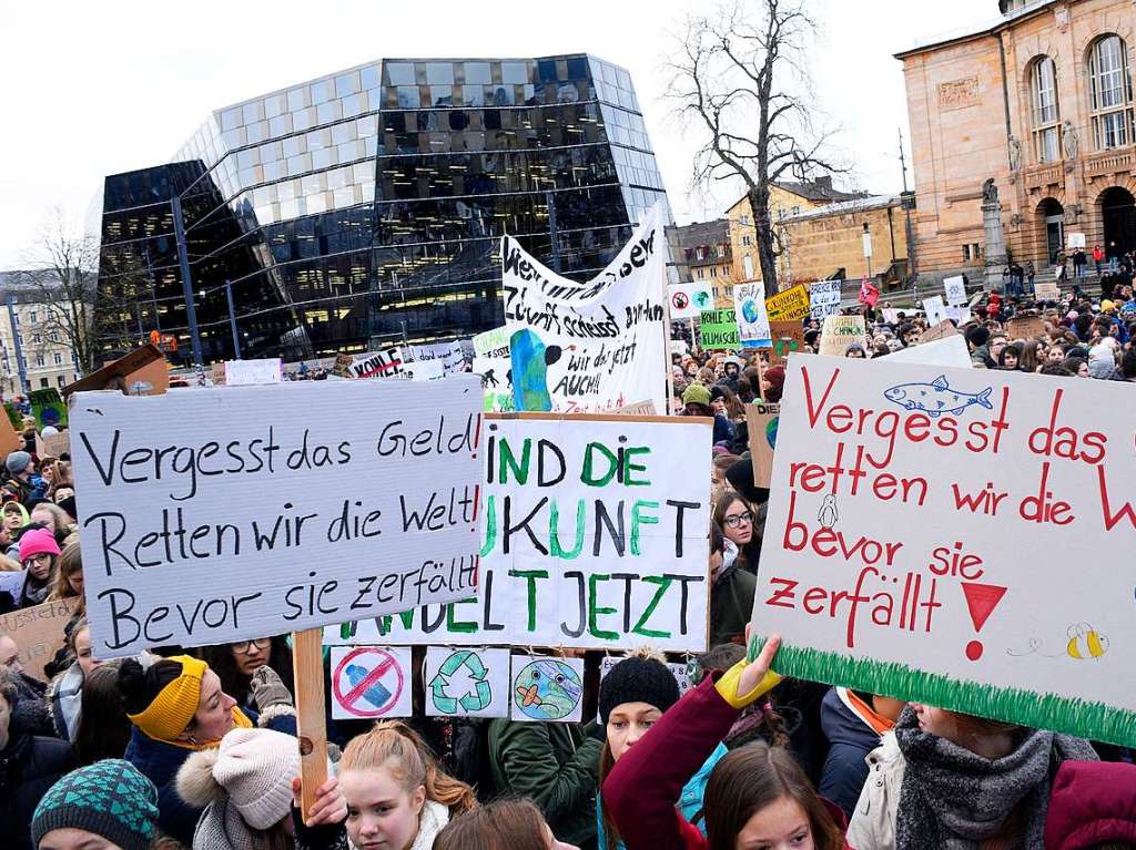 Schler demonstrieren in Freiburg gegen Klimapolitik