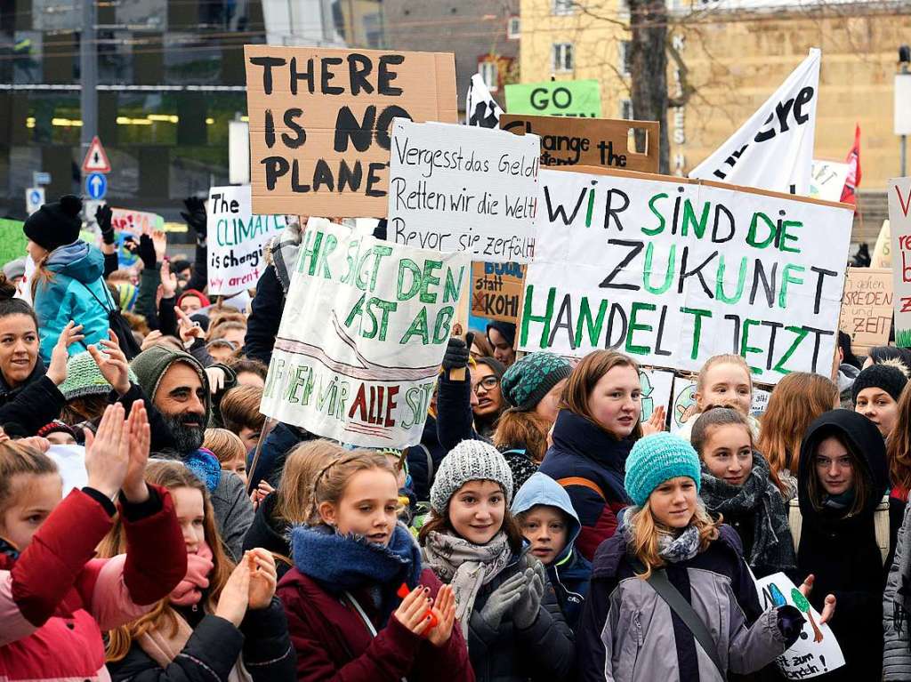 Schler demonstrieren in Freiburg gegen Klimapolitik