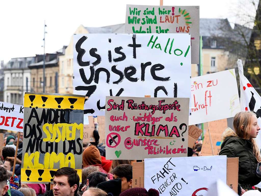 Schler demonstrieren in Freiburg gegen Klimapolitik