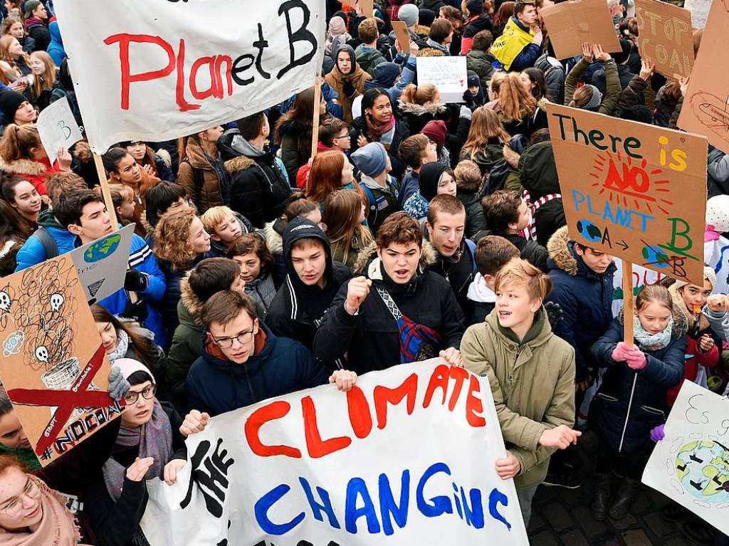 Schler demonstrieren in Freiburg gegen Klimapolitik