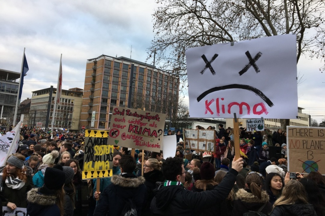 Beim Klimastreik am Freitag in Freiburg  | Foto: Simone Höhl