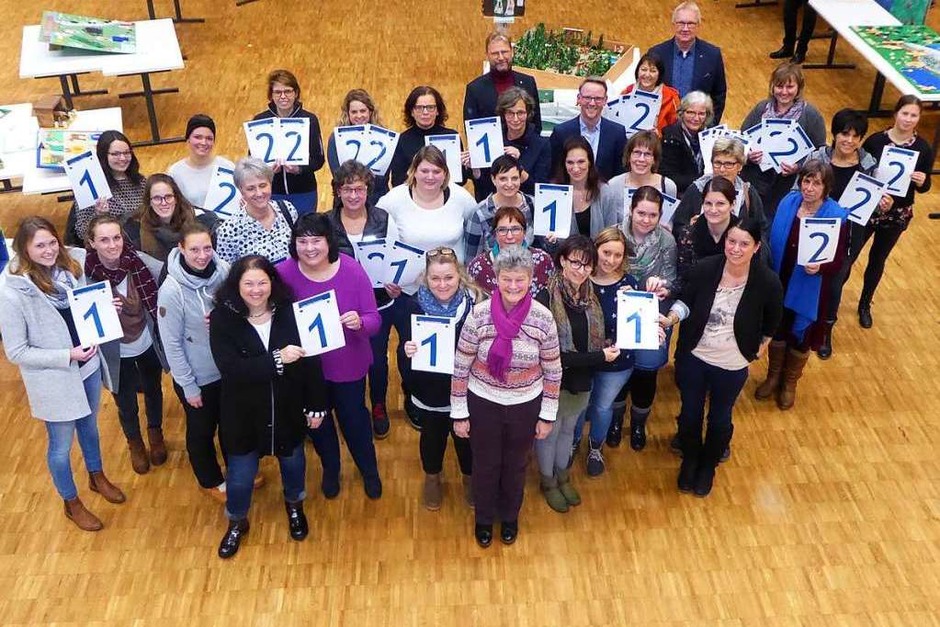 Die Erzieherinnen aus den Kindergärten (Foto: Peter Stellmach) Die Erzieherinnen aus den Kindergärten (Foto: Peter Stellmach)