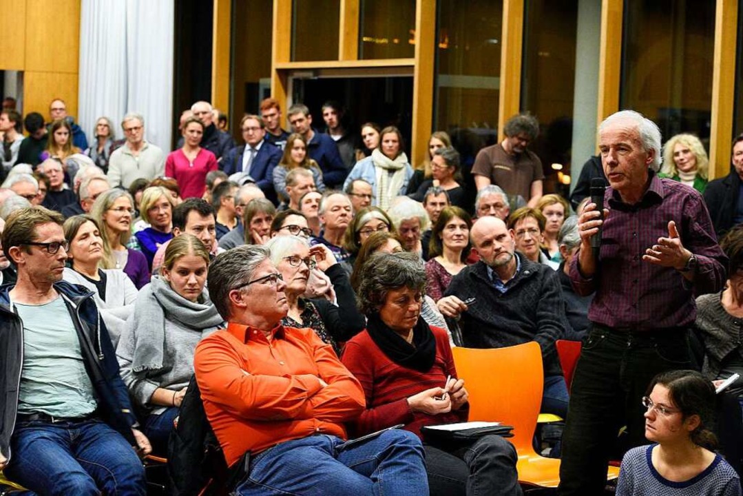 Im Publikum hielten sich die Positionen die Waage  | Foto: Thomas Kunz