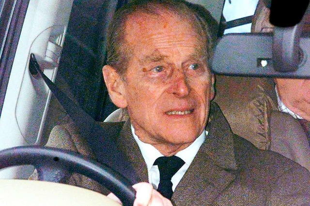 Prinz Philip am Steuer im Jahr 2002  | Foto: dpa
