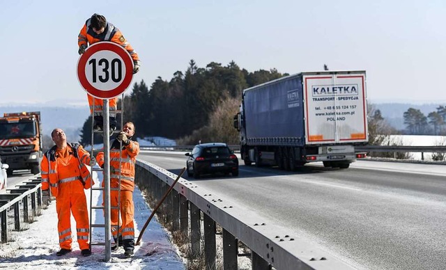 Auch auf Autobahnen soll nach dem Will...der Bundesregierung Tempo 130 gelten.   | Foto: dpa
