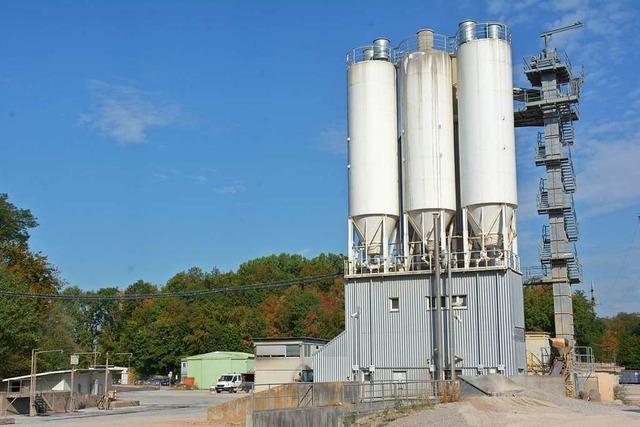 Holcim baut ein neues Betonwerk im Hafengelnde in Friedlingen