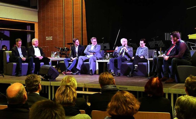 Kurzweilige Diskussionsrunde (von link...schle, Herbert Huber, Noah Rottenecker  | Foto: Wolfgang Knstle