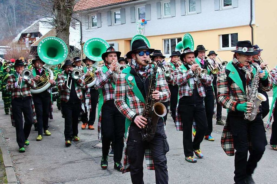 Sorgten für den musikalischen Auftakt des Umzugs: die Krüzsteinguggis. (Foto: Mario Schöneberg) Sorgten für den musikalischen Auftakt des Umzugs: die Krüzsteinguggis. (Foto: Mario Schöneberg)