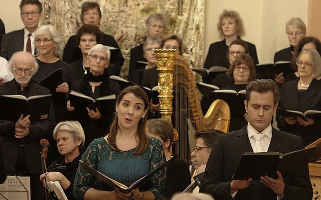 Die Sopranistin Catherina Witting und ...r  Abendmusik des Kirchenchors Binzen.  | Foto: Roswitha Frey