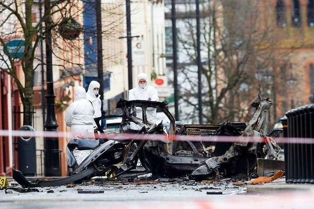 Nach Autobombenanschlag in Nordirland: Verdacht gegen Neue IRA