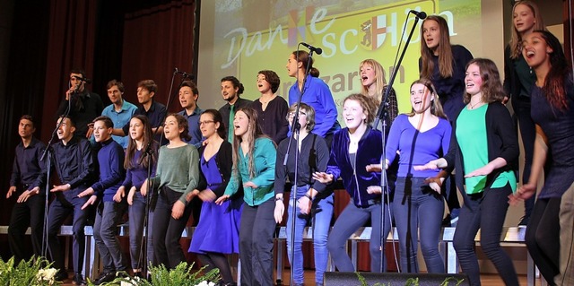 Der Schlerchor &#8222;Voice Event&#82...end durch einen mitreienden Auftritt.  | Foto: Erich Krieger