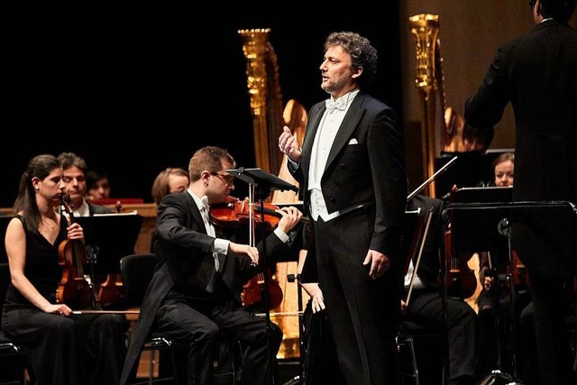 Jonas Kaufmann und das Sinfonieorchest...en Rieder im Festspielhaus Baden-Baden  | Foto: Manolo Press/ Michael Bode