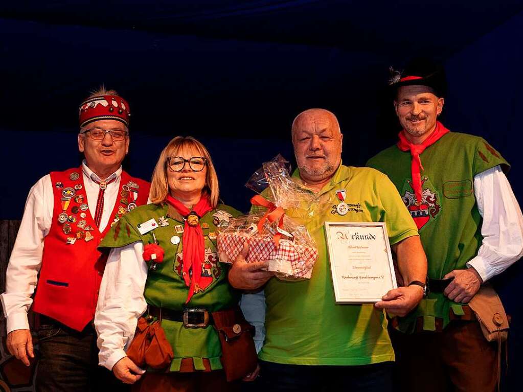 Ehrungen bei den Rubern Gndelwangen (von links):  Hans Peter Weber, Martina Schaller, Ehrenmitglied Albert Hofmeier und Ingo Stegerer.