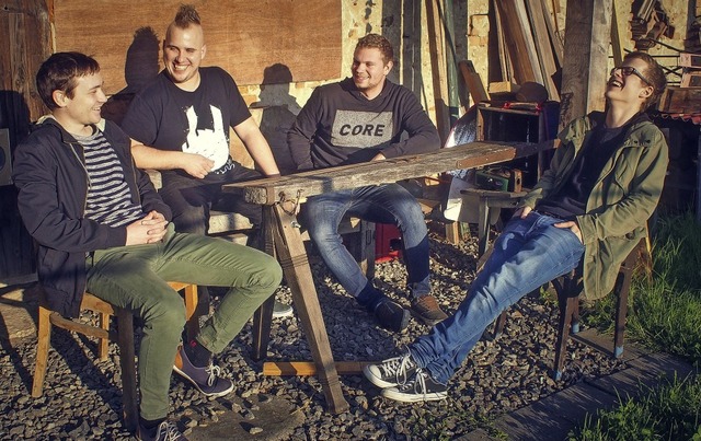 Die Band von links:  Lars Stckle (Git...&#8222;Foxy&#8220; Fehrenbach (Bass).   | Foto: Veranstalter