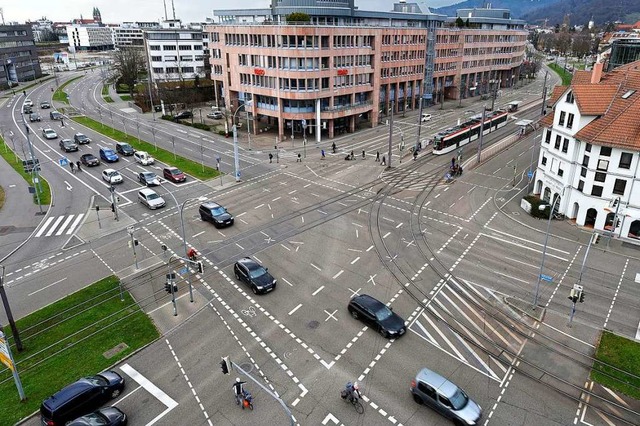 Der Unfall geschah am frhen Samstagmo...n-Stephan-/Basler Strae (Archivbild).  | Foto: Thomas Kunz