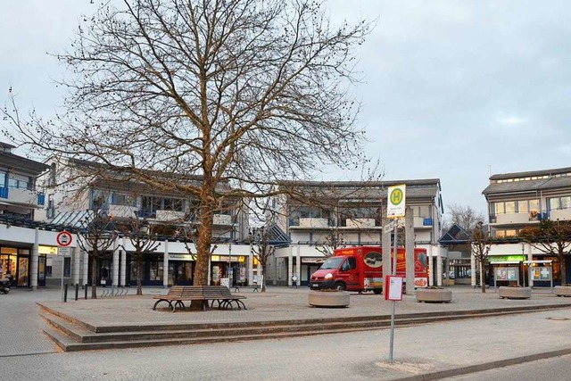 Der Burger Platz in Kirchzarten  soll ...schen Ergnzungen aufgewertet werden.   | Foto: Markus Donner