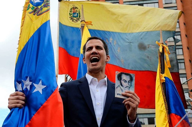 Juan Guaid bei einer Kundgebung vor Anhngern in der Hauptstadt Caracas  | Foto: AFP