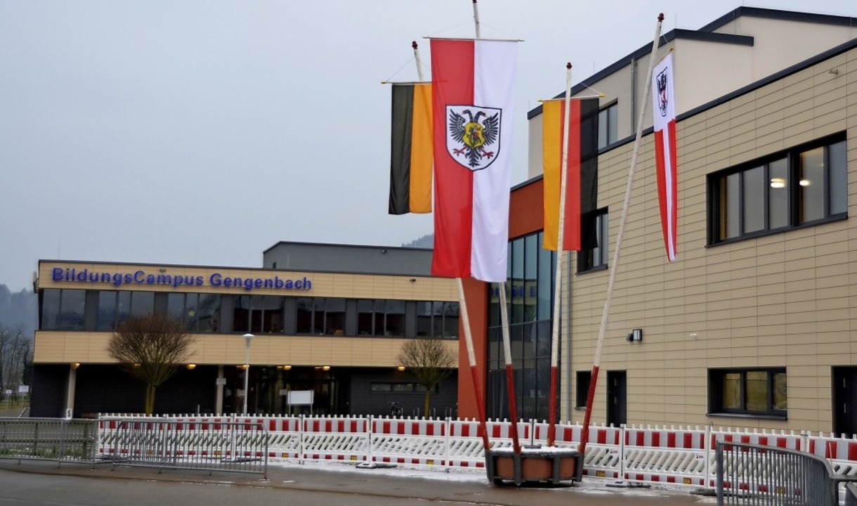 Der Erweiterungsbau (rechts), direkt neben dem Bildungscampus   | Foto: Hubert Rderer