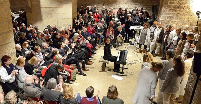 Der Freiburger Frauenchor &#8222;Femme...Jahresauftakt im Weinschlsschen ein.   | Foto: Ingo Schneider