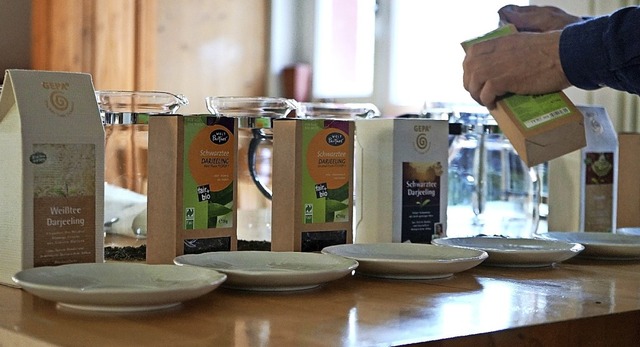 Eine Palette fair gehandelter Tees aus...aden wurde im Roten Haus vorgestellt.   | Foto: Stadt Waldkirch