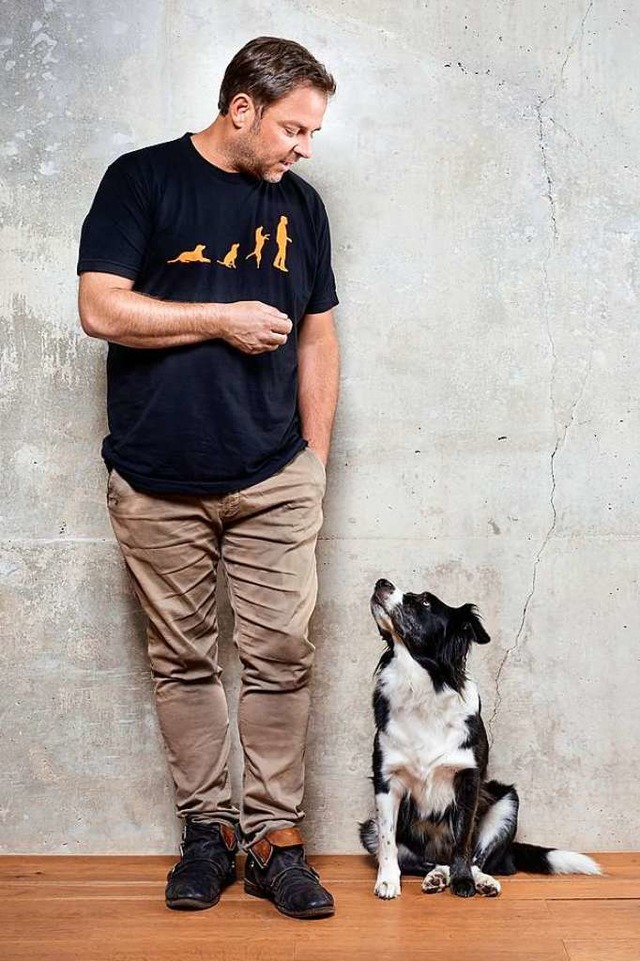 Verstehen einander: Martin Rtter und Hund  | Foto: AlexStiebritz AMX STUDIO
