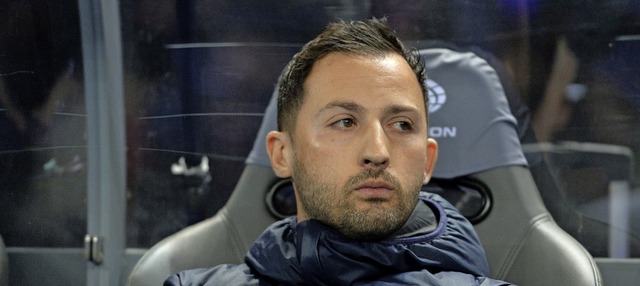 Wnscht sich in dieser Transferperiode...r: Schalkes Trainer Domenico Tedesco.   | Foto:  DPA